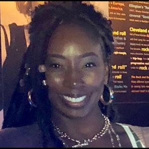 Meet your Posher, Ronica